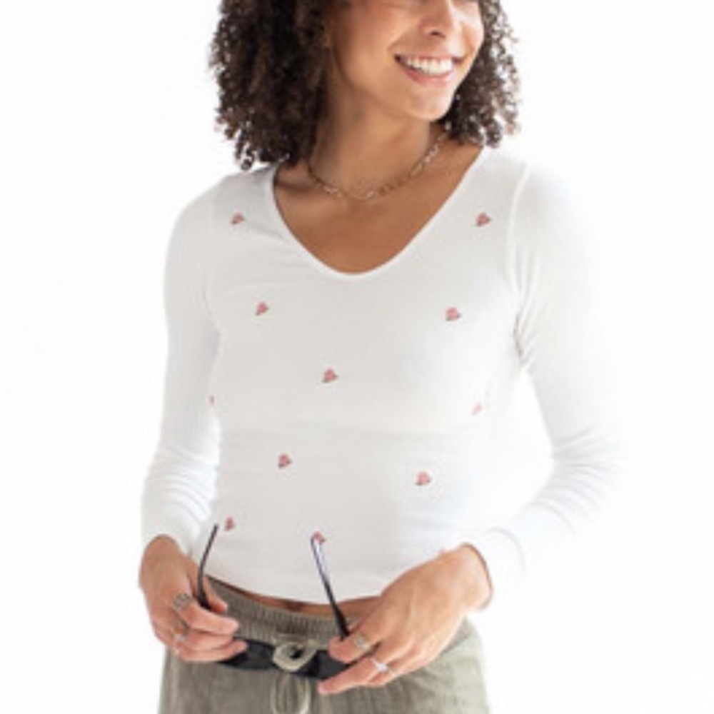 White Floral Embroidered Seamless V-Neck Shirt ribbed, fitted